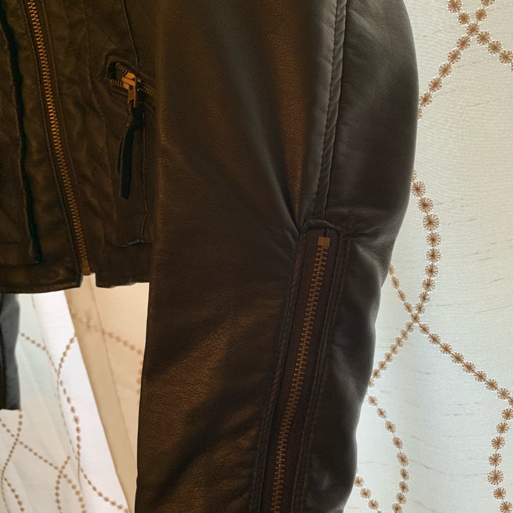 Ladies Jacket. - Picture 4 of 5